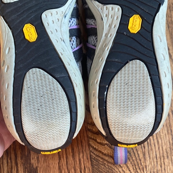 Trail Glove Kids Lavender Lustre  Merrell barefoot shoes, size 3.5. Great cond - Picture 11 of 14